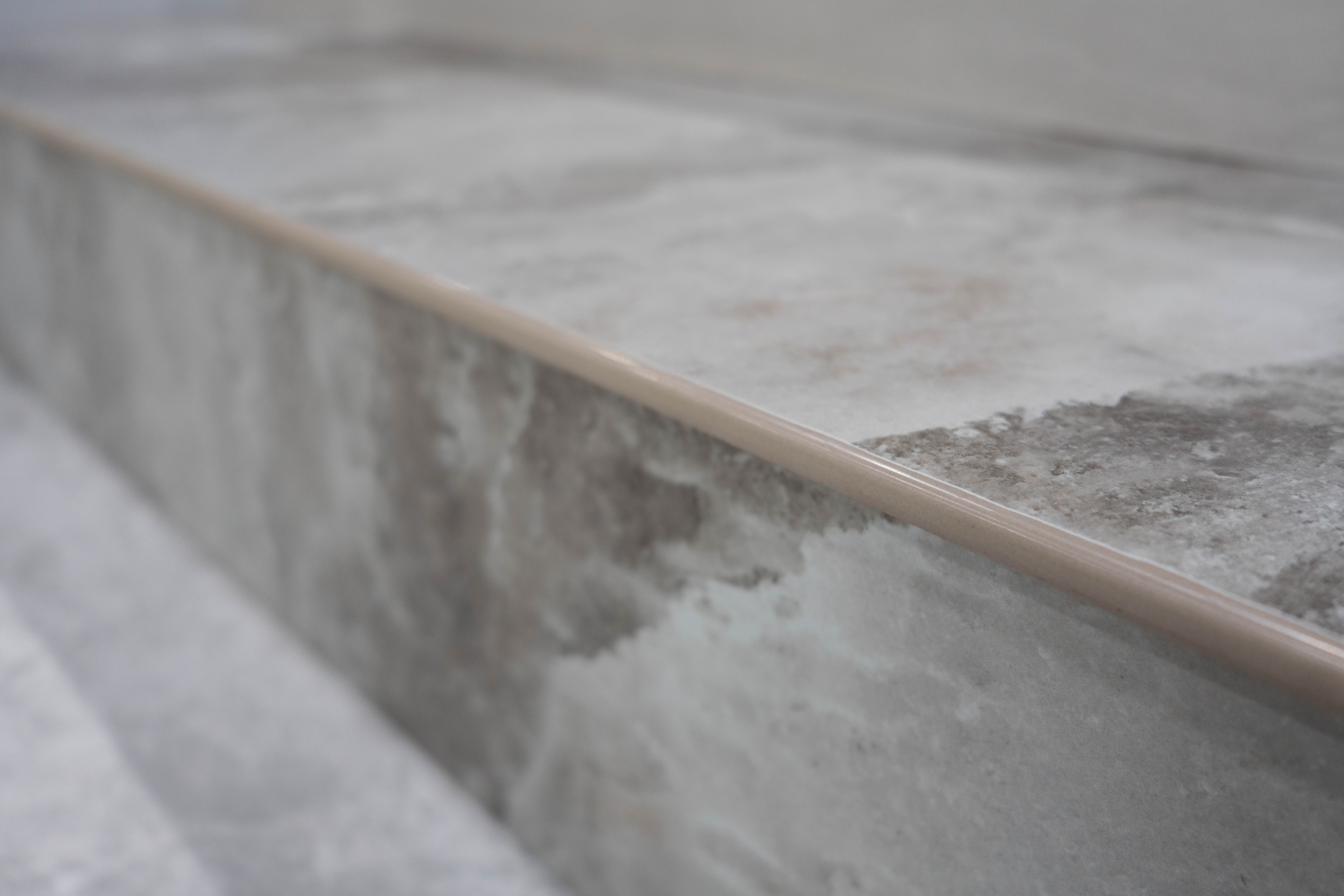 คิ้วกระเบื้อง จากกระเบื้องเจียรมน