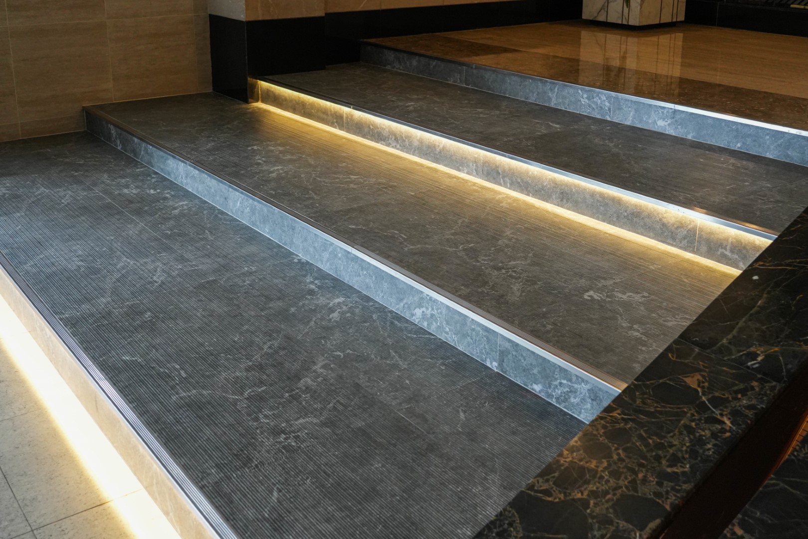 กระเบื้องบันได 2