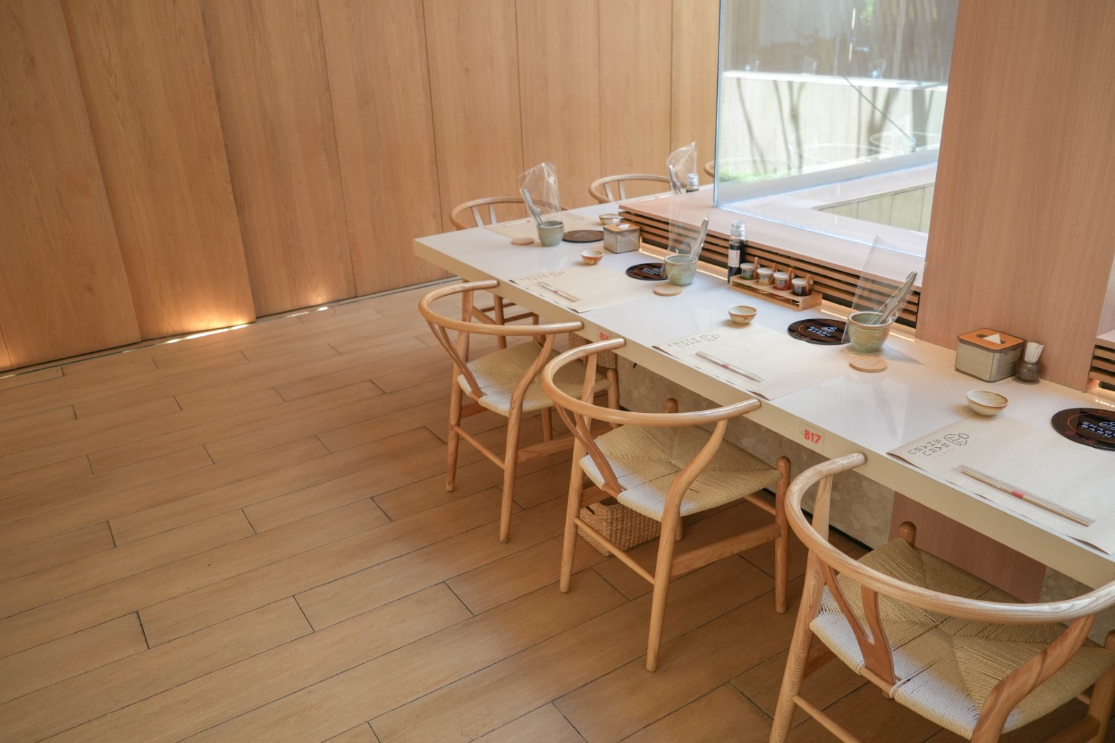 กระเบื้องปู้พื้น vs ลามิเนต