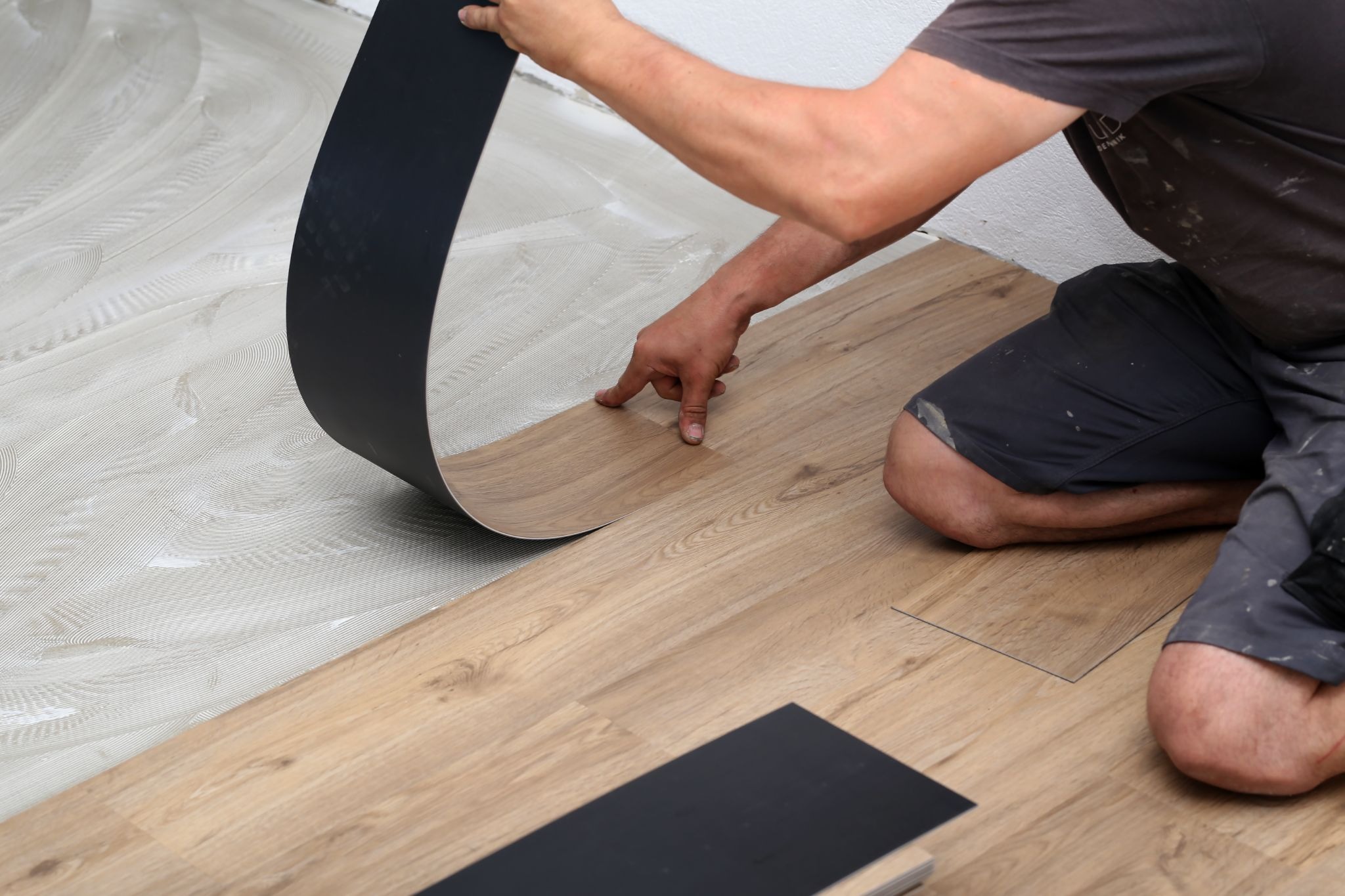 กระเบื้องยางแบบทากาว (Glue Down Vinyl Tile)
