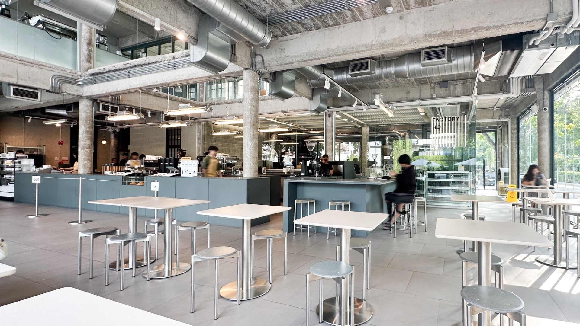 กระเบื้องไทย สุง - Factory Coffee HQ 1