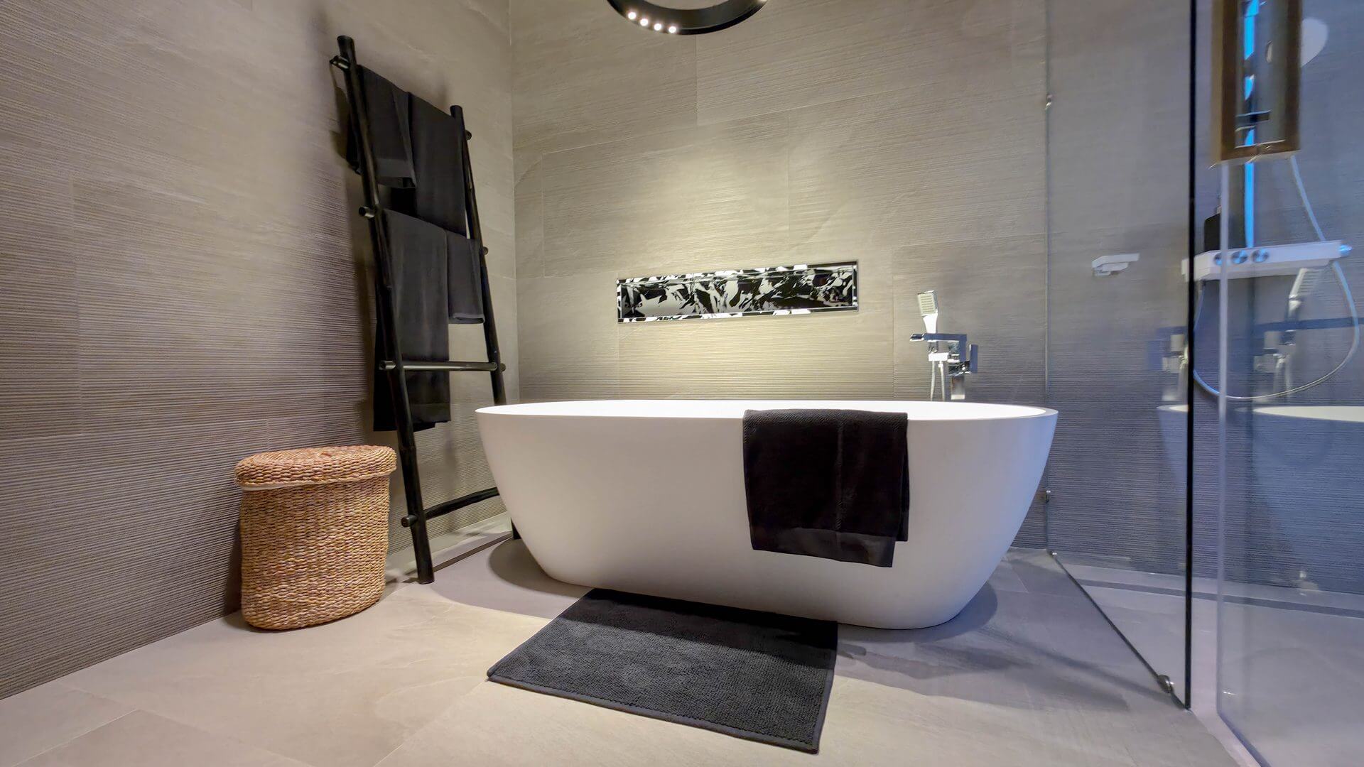 การใช้กระเบื้องแผ่นใหญ่