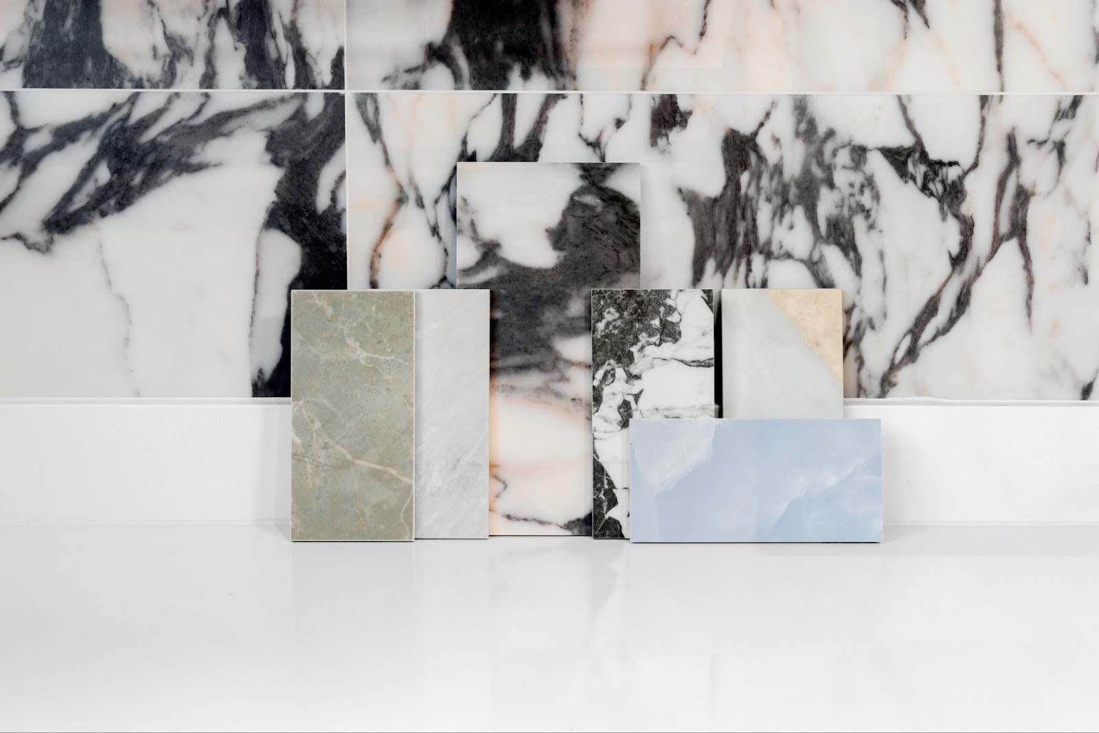 หลากหลายสีกระเบื้องปูพื้นเพื่อเสริมมงคลชีวิต