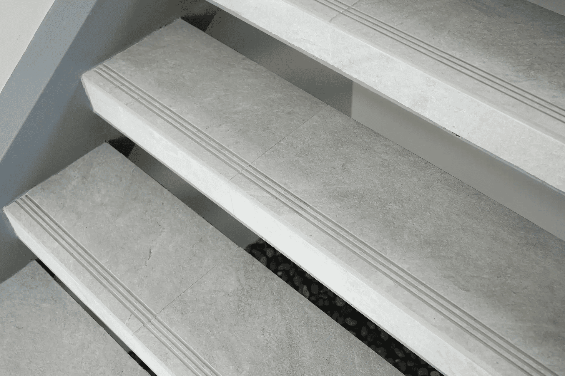 ทางเลือกใหม่ &ldquo;คิ้วกระเบื้องแบบเจียร&rdquo;