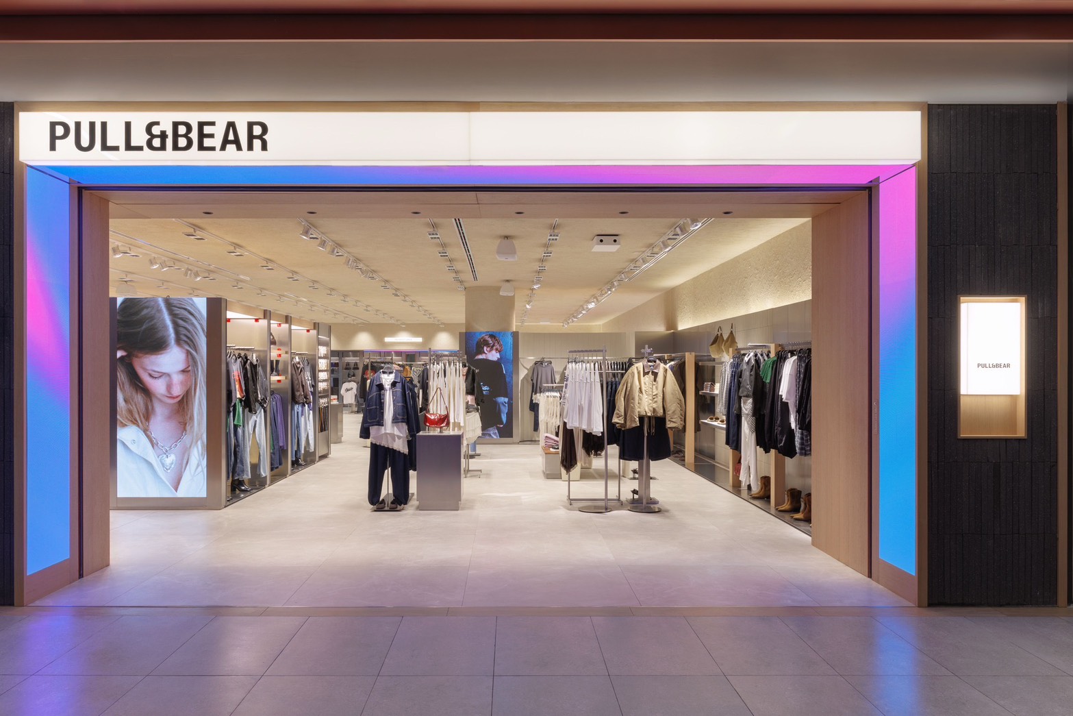 Pull-&-Bear---Dusit-Central-Park